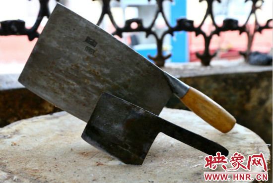 大刀剁鱼，小刀剔骨，各有分工.