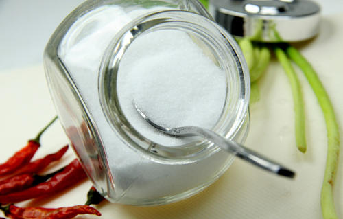 精制加碘盐进价涨4角 盐业公司：未涨批发价