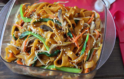 时蔬炒面便当：美味好吃 迅速补充能量