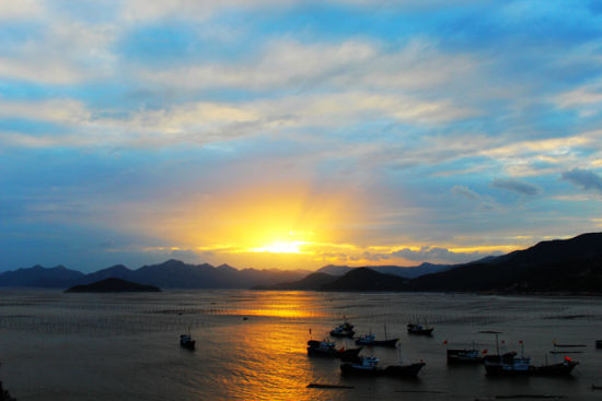 霞光下的醉美滩