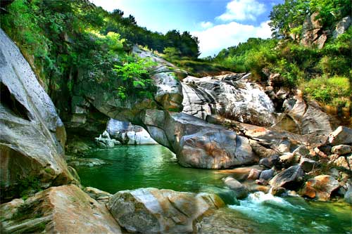 避暑五朵山 戏水暴瀑峡