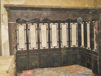 南阳男子悬赏万元 寻找失窃祖传古床(图)