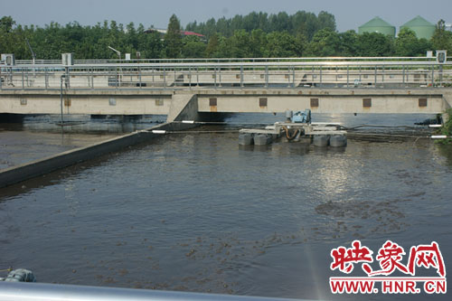 氧化沟内污水与活性污泥充分作用