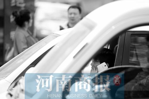 郑州去年交通事故死亡509人 开车打电话等是祸首