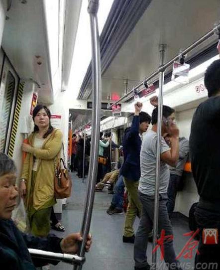 郑州地铁1号线昨现设备故障 临时停车十来分钟