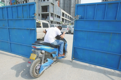 郑州市建业路修好近一年仍未通车