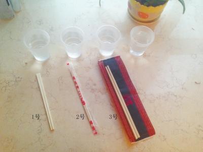 一次性筷子保质期最多4个月 浸泡后清水变黄汤