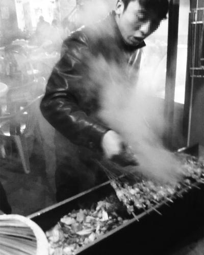 炭火烧烤污染环境 郑州新规拟禁用高污染燃料