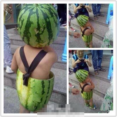 网友大晒夏日“解暑神器” 西瓜裤、矿泉水床华丽登场