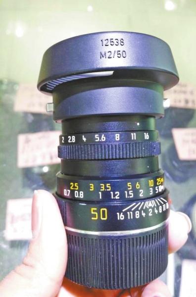 店员疏忽4万多镜头被卖8000元 顾客称你情我愿