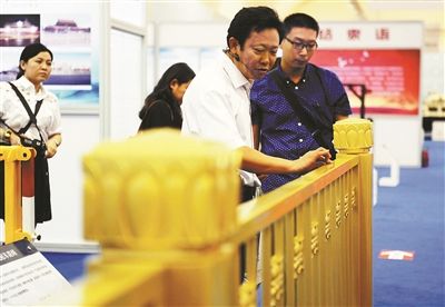 “金色护栏”在中国北方车辆研究所展出 袁艺/摄