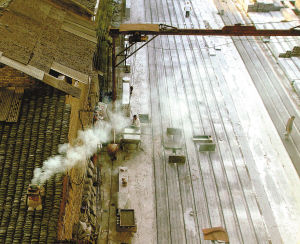 居民说楼下这家预制厂早上就开始生产