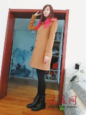 身高1.97米女孩跟男友回家 准公婆拆门迎接