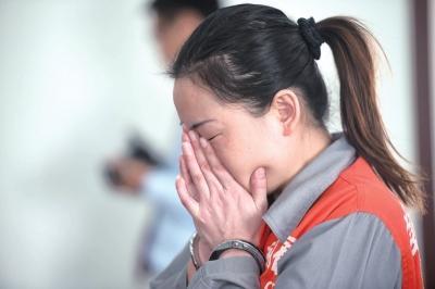 “小三”争名分不成撞车自杀 闹市欲引爆煤气罐