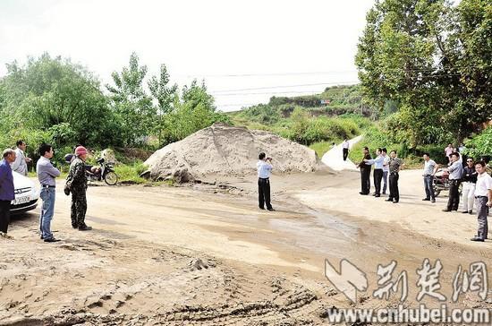 的哥因20元车费与女乘客起争执 将其劫杀埋尸