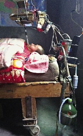 登封男子瘫痪十余载 励志哥“嘴巴写人生”(图)