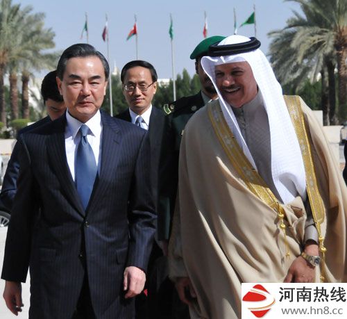 王毅会见海合会秘书长冀早日重启中海自贸区谈判