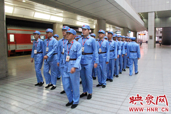 45名“中原骄子”整装待发。