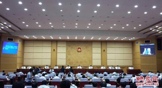 5月29日下午，河南省十二届人大常委会第八次会议现场