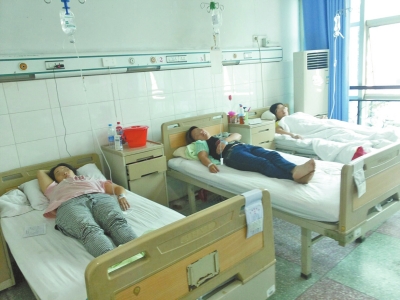 仍在医院接受治疗的部分中毒工人