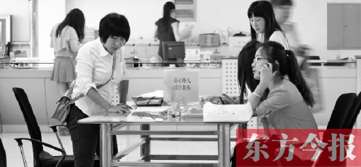 　　行政审批“瘦身”，不仅提高了行政效率，节约了行政资源，而且最大限度地方便了群众