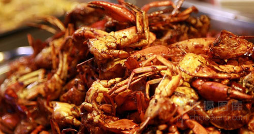 全国十大人气小吃街 游客满嘴食物仍不停