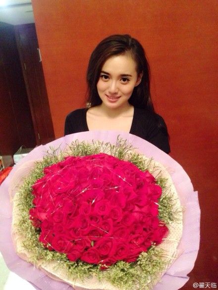 翟天临公开与江铠同恋情:你是我的女人