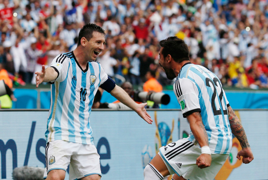 梅西和拉维奇庆祝 梅西和拉维奇庆祝