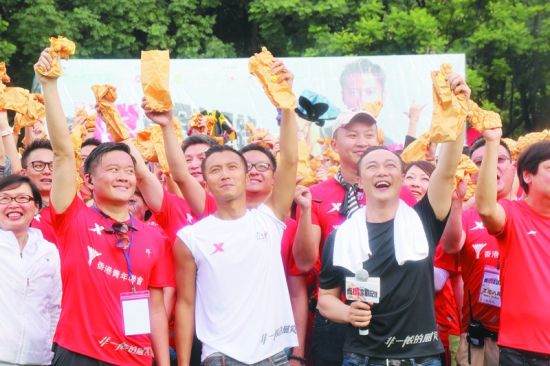 陈奕迅助阵谢霆锋创纪录 陈奕迅助阵谢霆锋创纪录