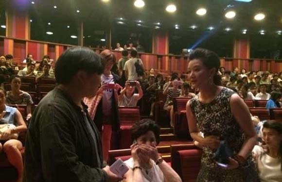 宋祖英与田沁鑫聊天