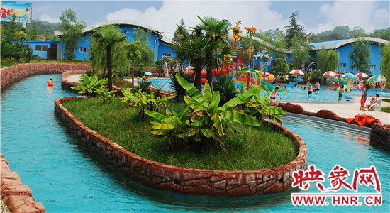 恐龙王国欢乐行 探秘戏水乐不停