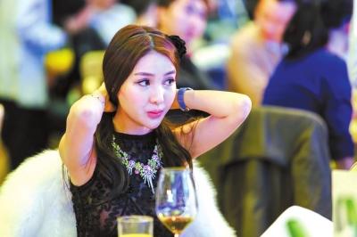 郭美美:很多人想不论花多少钱也要跟我睡一觉