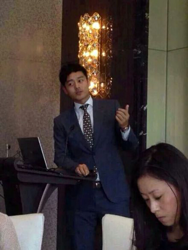 全智贤老公罕见露脸 被赞“帅炸天”